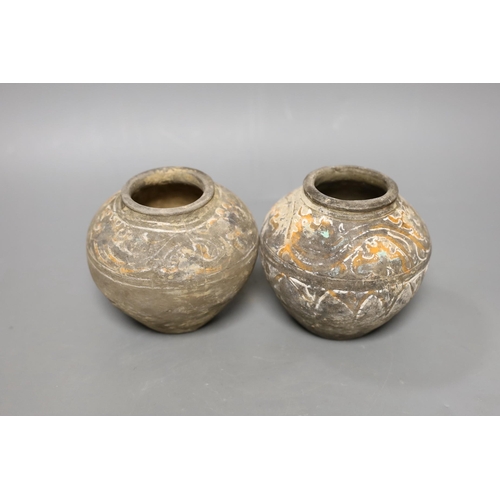 1418 - Two Chinese pigment painted grey pottery small jars, Han dynasty (200BCE - 220CE), 11cm high Provena... 