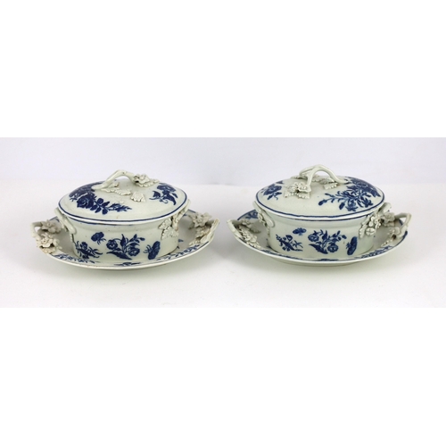 1462 - A pair of Caughley blue and white butter tubs, covers and stands, c.1780, stands 19cms wide, tubs an... 