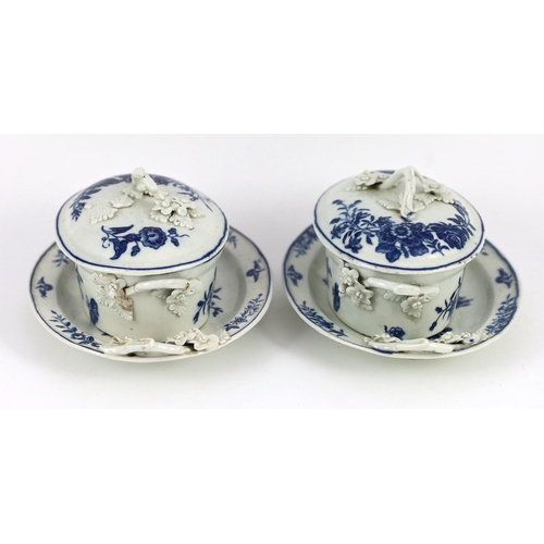 1462 - A pair of Caughley blue and white butter tubs, covers and stands, c.1780, stands 19cms wide, tubs an... 