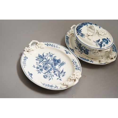 1462 - A pair of Caughley blue and white butter tubs, covers and stands, c.1780, stands 19cms wide, tubs an... 