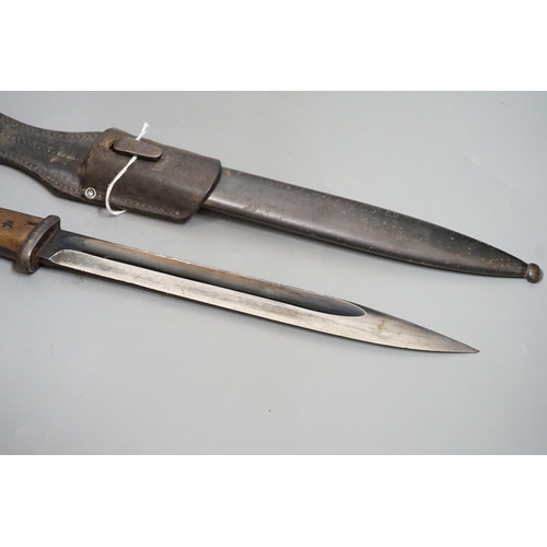 1498 - A German WWI bayonet with sheath