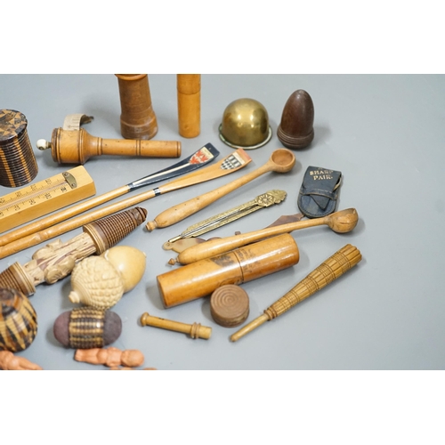 1517 - A quantity of various treen items including Tunbridge stickware items etc