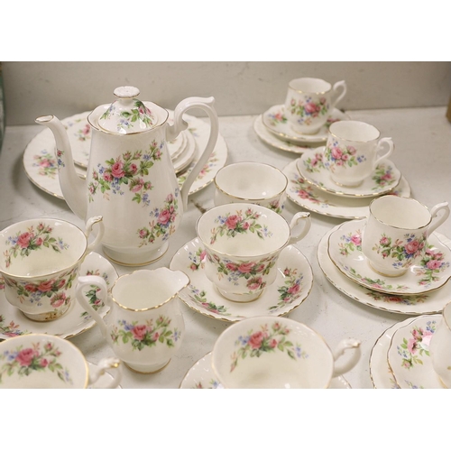 1537 - A Royal Albert Moss Rose tea service