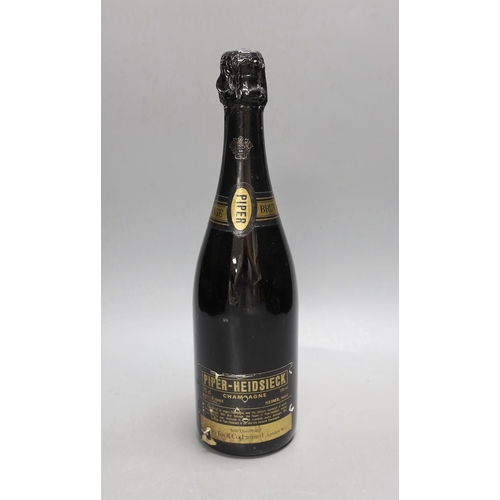 1552 - One bottle of Piper-Heidsieck Sauvage champagne