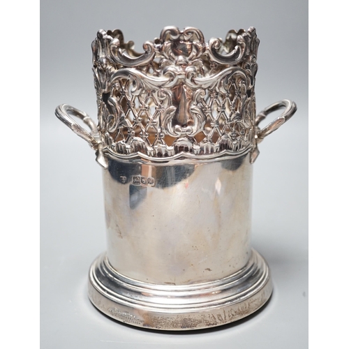 1800 - An Edwardian pierced silver mounted two handled syphon stand, by Goldsmiths & Silversmiths Co Ltd, L... 