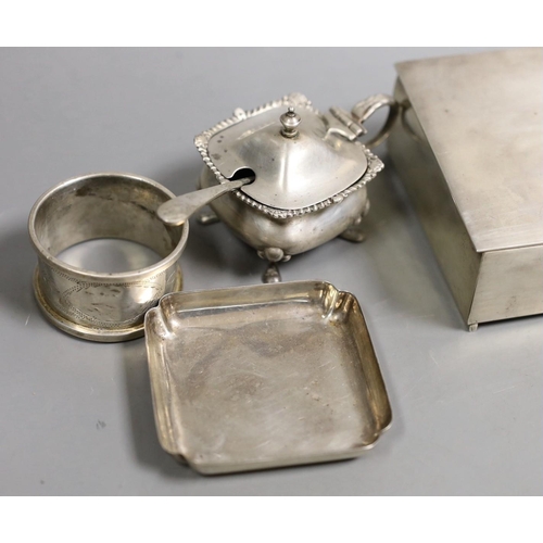 1818 - A George V silver mounted cigarette box, 11.5cm and other small sundry silver and plated items inclu... 