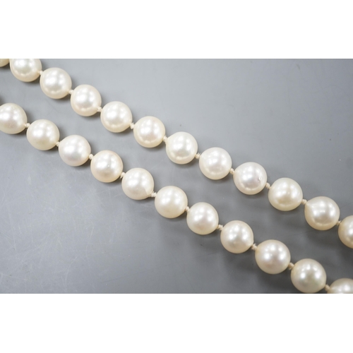 1926 - A modern single strand cultured pearl necklace with 750 white metal clasp, 42cm.