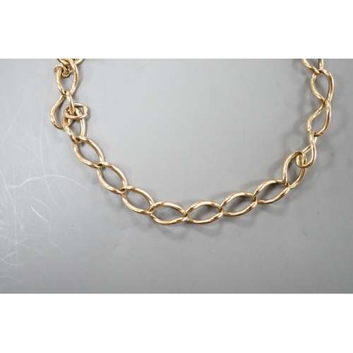 1945 - A 9ct gold oval link bracelet, 16cm, 5.2 grams.