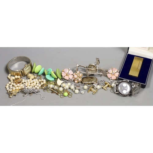 1954 - A mixed group of sundry jewellery and other items, including a cultured pearl bracelet(a.f) with 14k... 