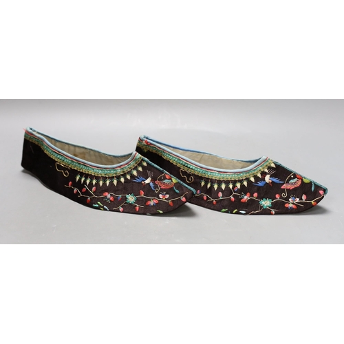 1601 - A pair of Chinese embroidered silk shoes, upper section only