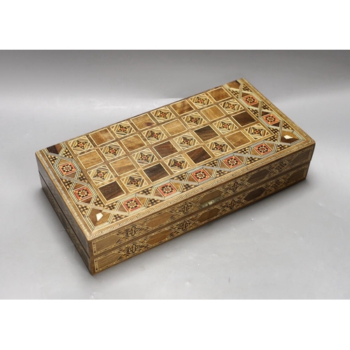 1604 - A Damascus ware games box