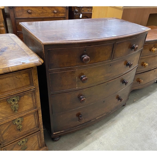 25 - A Regency mahogany bowfront chest, width 104cm, depth 54cm, height 96cm