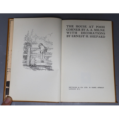 369 - ° ° Milne, Alan Alexander - The House at Pooh Corner, 1st edition, illustrated by Ernest H. Shepard,... 