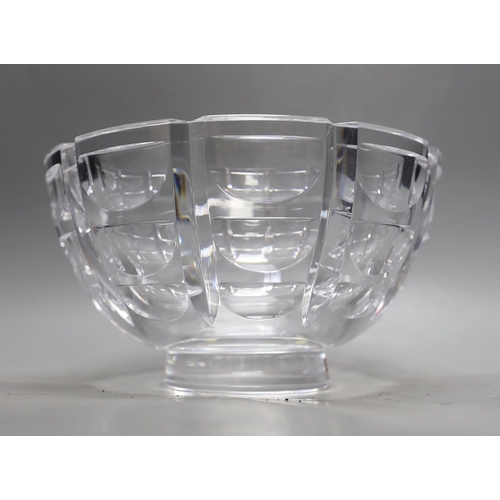 403 - An Orrefors glass fruit bowl, 14cm