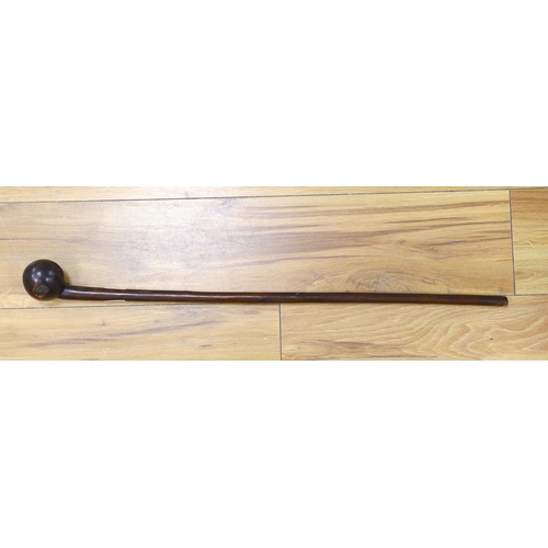 433 - An African Knobkerrie/throwing club 70cm