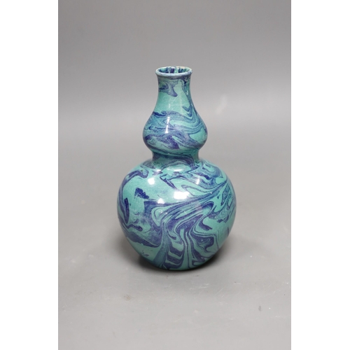 473 - A Chinese double-gourd vase, 17cms