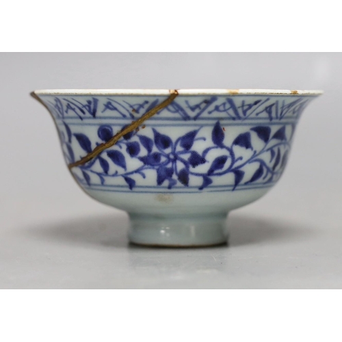 478 - A Chinese bowl, Ming dynasty or later, -a.f, 7cms high