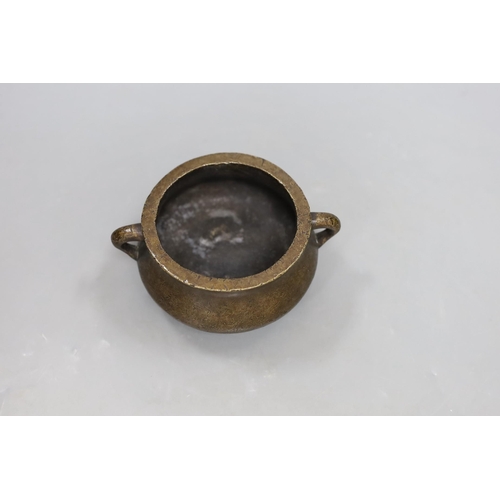 481 - A Chinese bronze censer, 6cms high