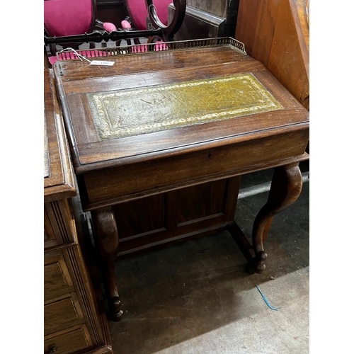 1009 - A hardwood Davenport desk, width 64cm, depth 51cm, height 84cm