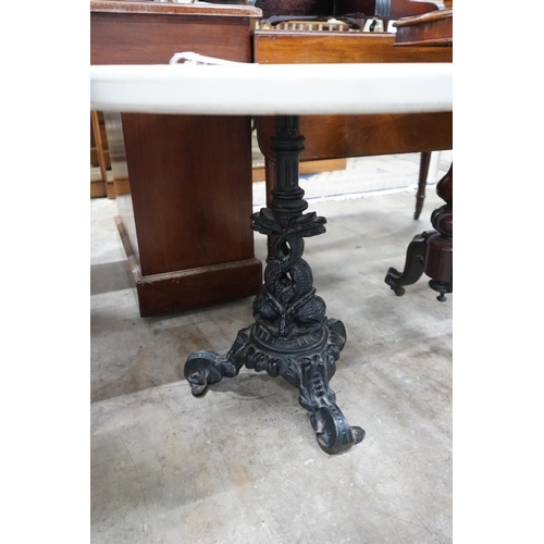 1022 - A Victorian style circular cast iron and reconstituted marble top occasional table, diameter 75cm, h... 