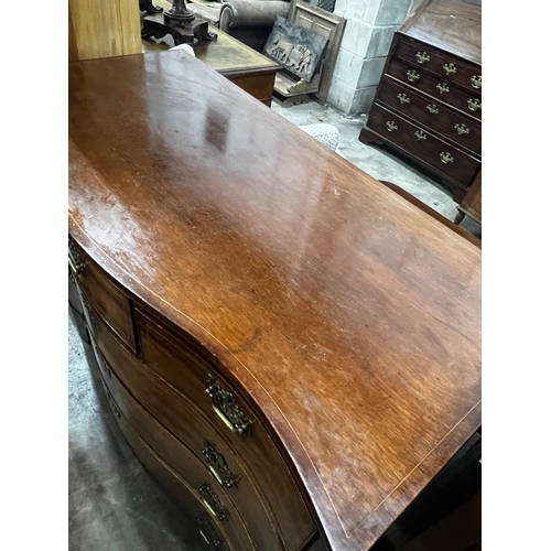 1043 - A George III serpentine mahogany chest of drawers, width 115cm, depth 55cm, height 104cm