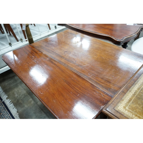 1049 - A Regency mahogany Pembroke table, width 98cm, depth 52cm, height 72cm