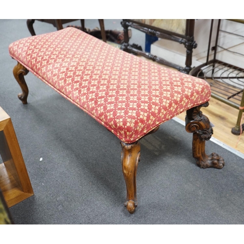 1122 - A Victorian window seat with carved oak lions paw feet, length 140cm, depth 62cm, height 48cm