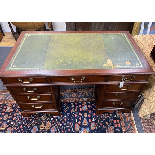 1141 - A George III style mahogany pedestal desk, width 140cm, depth 78cm, height 80cm