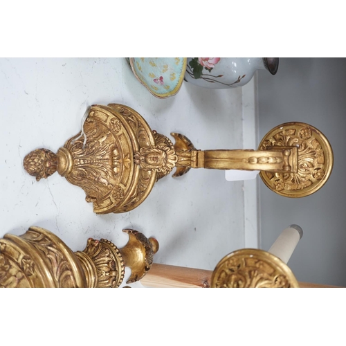 1306 - A pair of giltwood decorative single branch wall sconces - approx 50cm long