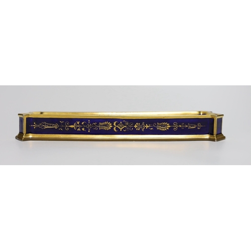 306 - A Flight Barr and Barr Royal Porcelain Works Worcester porcelain shell painted pen tray, 25cm long... 