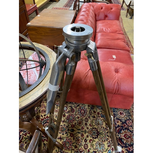 34 - An industrial style telescopic tripod stand