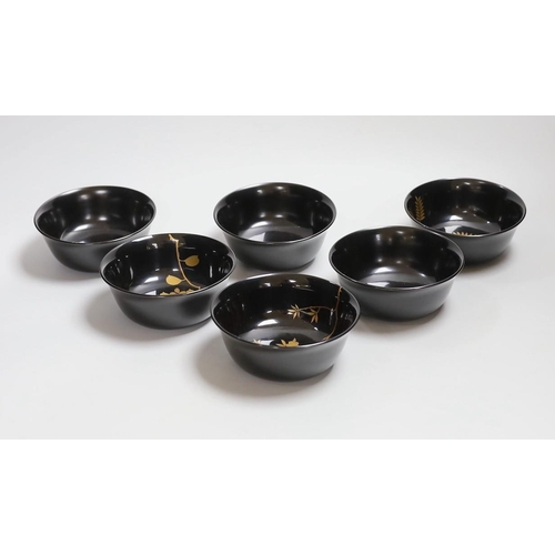 413 - A boxed set of six Japanese lacquer bowls, 1933