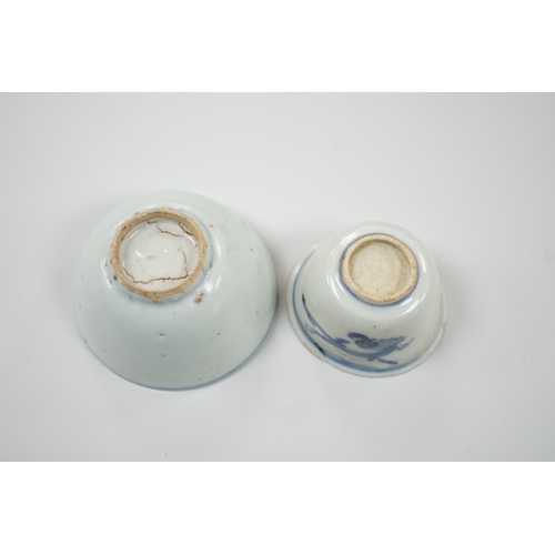 431 - Two Chinese late Ming blue and white tea bowls, Wanli period,. Largest 8.5cm diameter