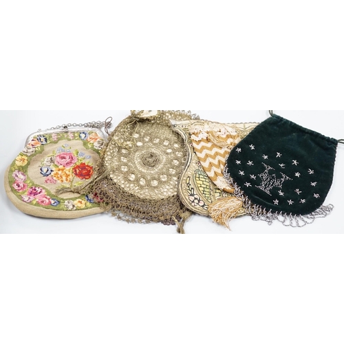 467 - A collection of 19th and early 20th century crochet, embroidered and beaded reticules, evening bags ... 