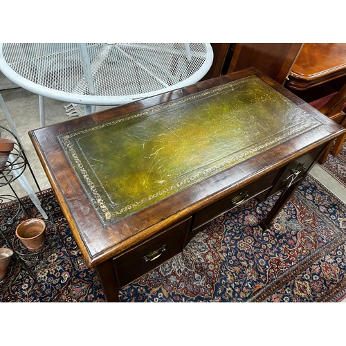 1061 - A George III mahogany kneehole writing table, width 97cm, depth 49cm, height 74cm