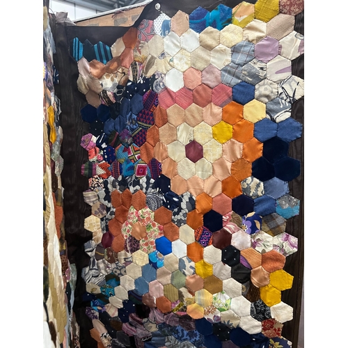 1095 - A four fold dressing screen with patchwork fabric panels, each panel width 55cm, height 177cm