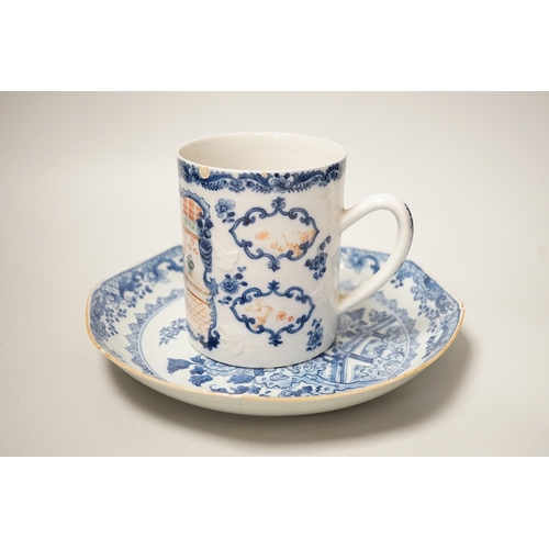 1261 - A Chinese Export famille rose tankard, 13cm tall, together with a Chinese blue and white plate, both... 