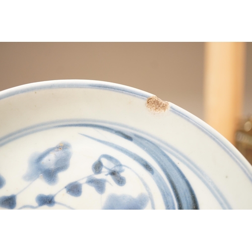 1362 - A Chinese enamelled porcelain cup stand, 15.2 cm, two Chinese blue and white plates and a small Japa... 