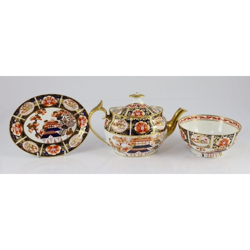 102 - A Spode part tea service painted in Imari style with pattern 1956, c.1820, comprising a teapot cover... 