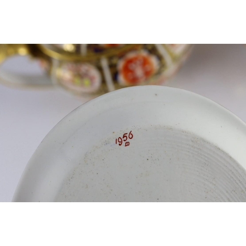 102 - A Spode part tea service painted in Imari style with pattern 1956, c.1820, comprising a teapot cover... 