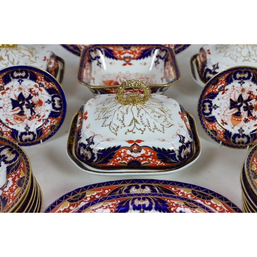 103 - An extensive Chamberlains Worcester Imari pattern dinner service, c.1815-20, comprising 32 dinner pl... 