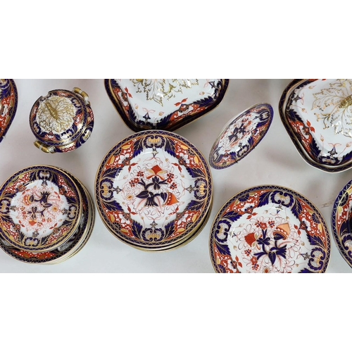 103 - An extensive Chamberlains Worcester Imari pattern dinner service, c.1815-20, comprising 32 dinner pl... 