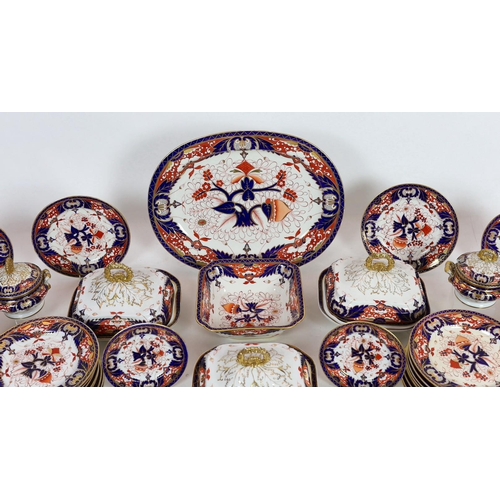 103 - An extensive Chamberlains Worcester Imari pattern dinner service, c.1815-20, comprising 32 dinner pl... 