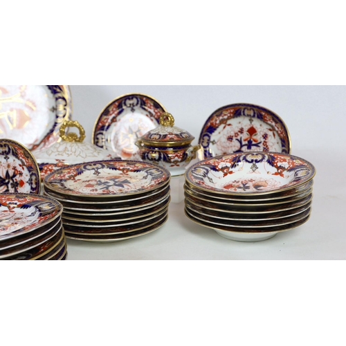 103 - An extensive Chamberlains Worcester Imari pattern dinner service, c.1815-20, comprising 32 dinner pl... 