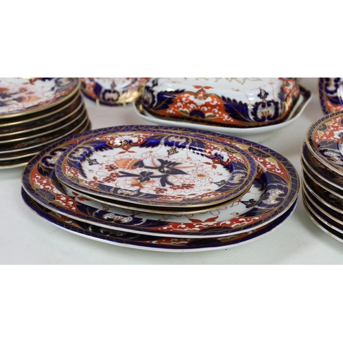 103 - An extensive Chamberlains Worcester Imari pattern dinner service, c.1815-20, comprising 32 dinner pl... 