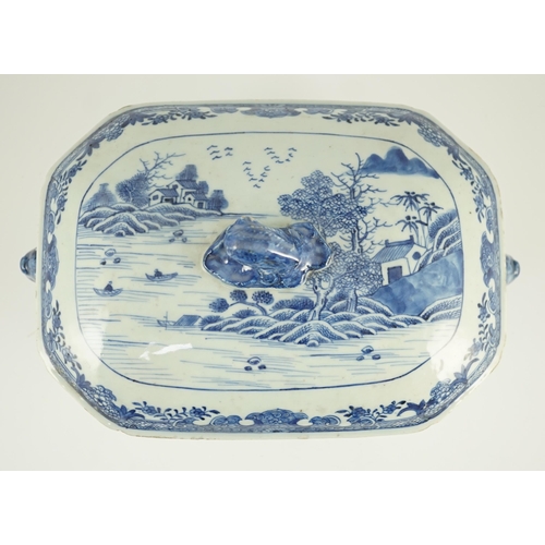 123 - A Chinese blue and white tureen and cover, Qianlong period, typically painted with figures in river ... 