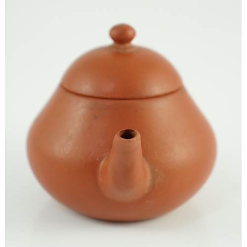 139 - A rare Chinese Yixing miniature teapot, Jiaqing mark and of the period (1796-1820), 10cm from spout ... 