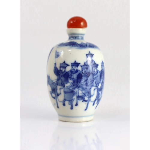 187 - A Chinese blue and white snuff bottle, Yongzheng mark, 1850-1900, painted with dignitaries on horseb... 