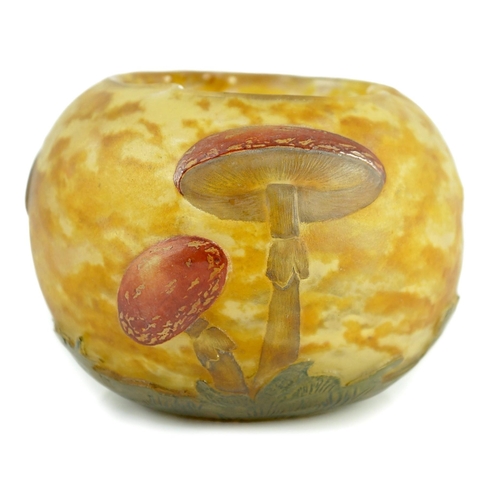 69 - A Daum Les champignons cameo glass bowl, mottled glass body, acid-etched, in cameo relief with m... 