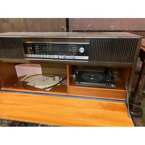 1063 - A mid century Grundig Mandello stereogram, length 118cm, depth 36cm, height 78cm